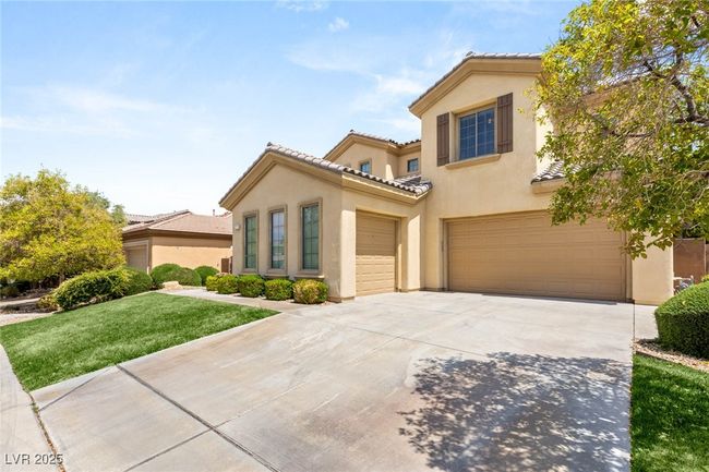17 Morninglow Pass, House other with 4 bedrooms, 4 bathrooms and null parking in Henderson NV | Image 6