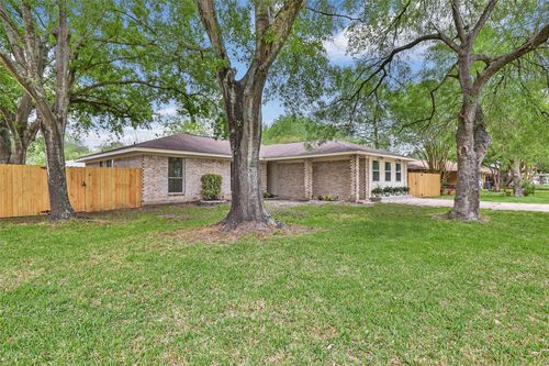 2403 Heather St, Highlands, TX, 77562-3015 | Card Image
