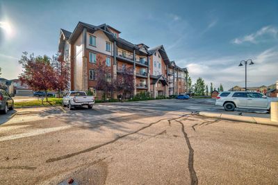 3206 - 15 Sunset Sq, Condo with 2 bedrooms, 2 bathrooms and 2 parking in Cochrane AB | Image 1