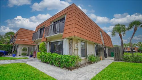 11101 Sw 15th Mnr, Davie, FL, 33324-7190 | Card Image