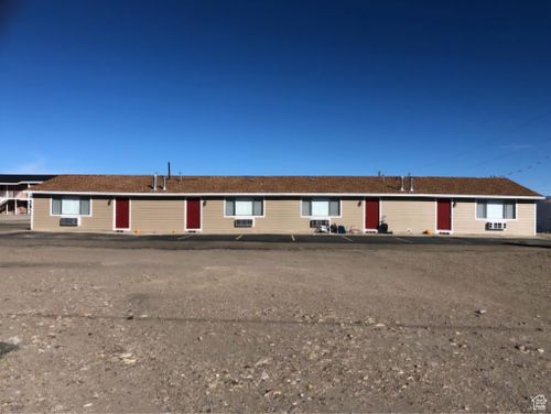 570 W Main St, Green River, UT, 84525-7784 | Card Image
