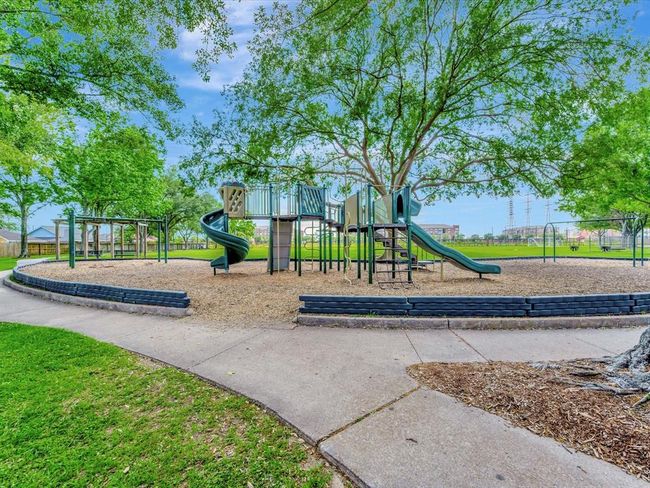 403 Elder Vista Dr, House other with 3 bedrooms, 2 bathrooms and 2 parking in Webster TX | Image 46