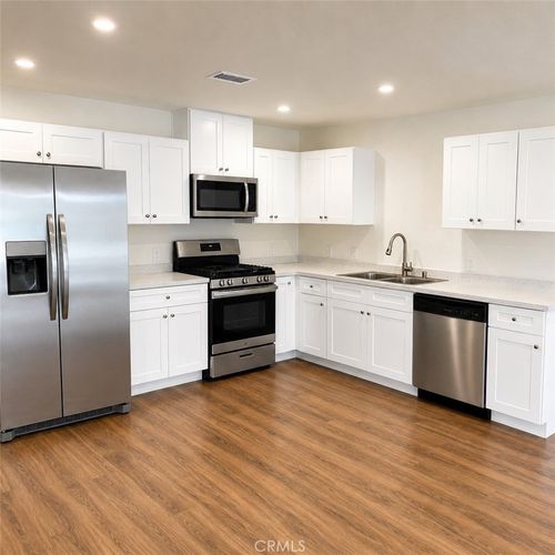 b-1040 El Camino, Costa Mesa, CA, 92626 | Card Image