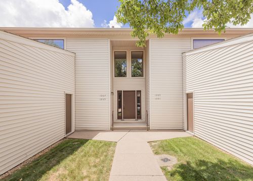 none-1205 35th Street Dr, Moline, IL, 61265-3465 | Card Image