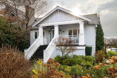 3696 W 2nd Ave, House other with 5 bedrooms, 3 bathrooms and 1 parking in Vancouver BC | Image 2