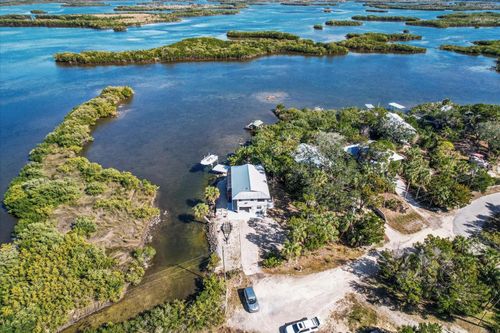 605 N Lake Cir, Crystal River, FL, 34429-5101 | Card Image