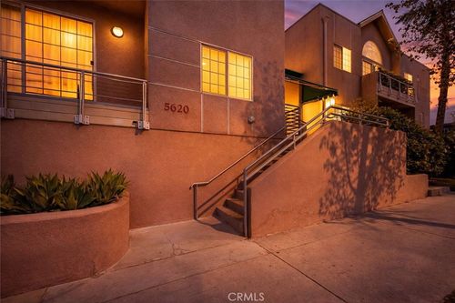 apt-111-5620 Yolanda Ave, Tarzana, CA, 91356-3357 | Card Image