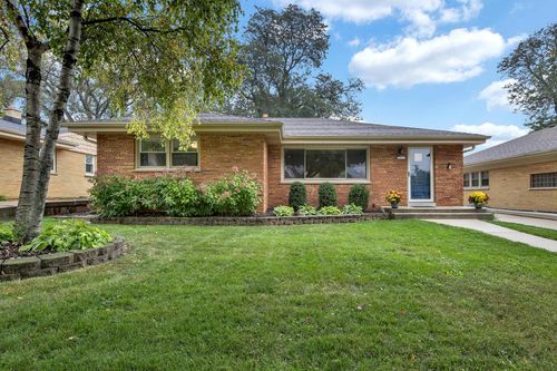 10615 W Woodward Avenue, Wauwatosa, WI, 53222 | Card Image