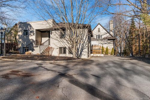 5 Cedar Ln, Glen Cove, NY, 11542-1320 | Card Image