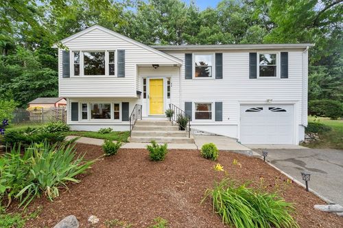34 Monique Dr, Bellingham, MA, 02019-1020 | Card Image