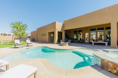 Pool and patio | Image 1