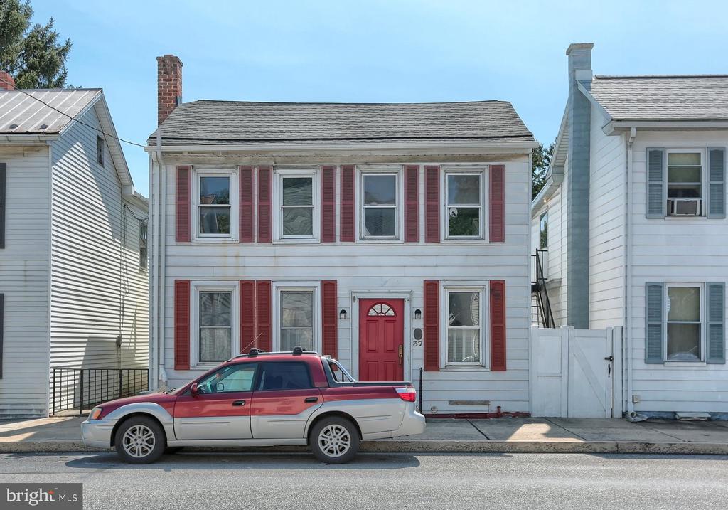 Simpson St, Mechanicsburg, PA 17055