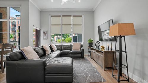 1005-100 Garvies Point Rd, Glen Cove, NY, 11542-5000 | Card Image
