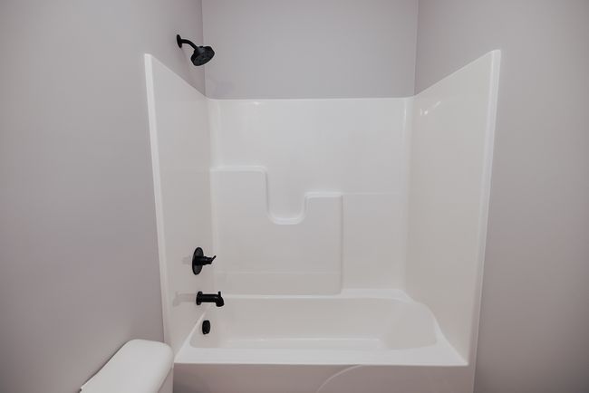 L - 404 Anjali Ct, Condo with 3 bedrooms, 2 bathrooms and 2 parking in SYCAMORE IL | Image 20