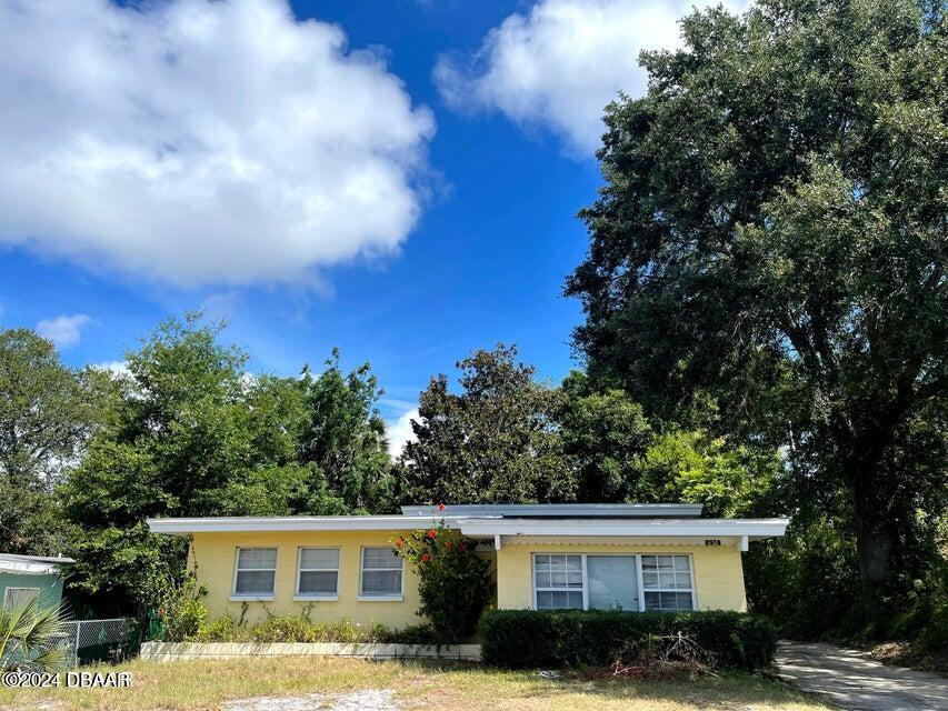 Ginsberg Dr, Daytona Beach, FL 32114