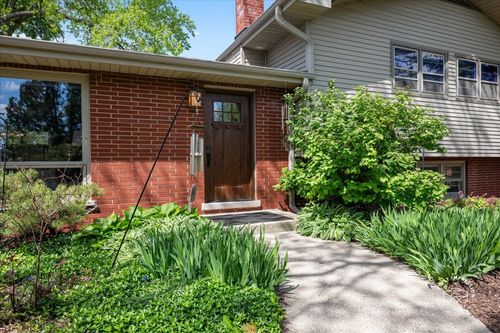 34W246 Giese Rd, Batavia, IL, 60510-3339 | Card Image