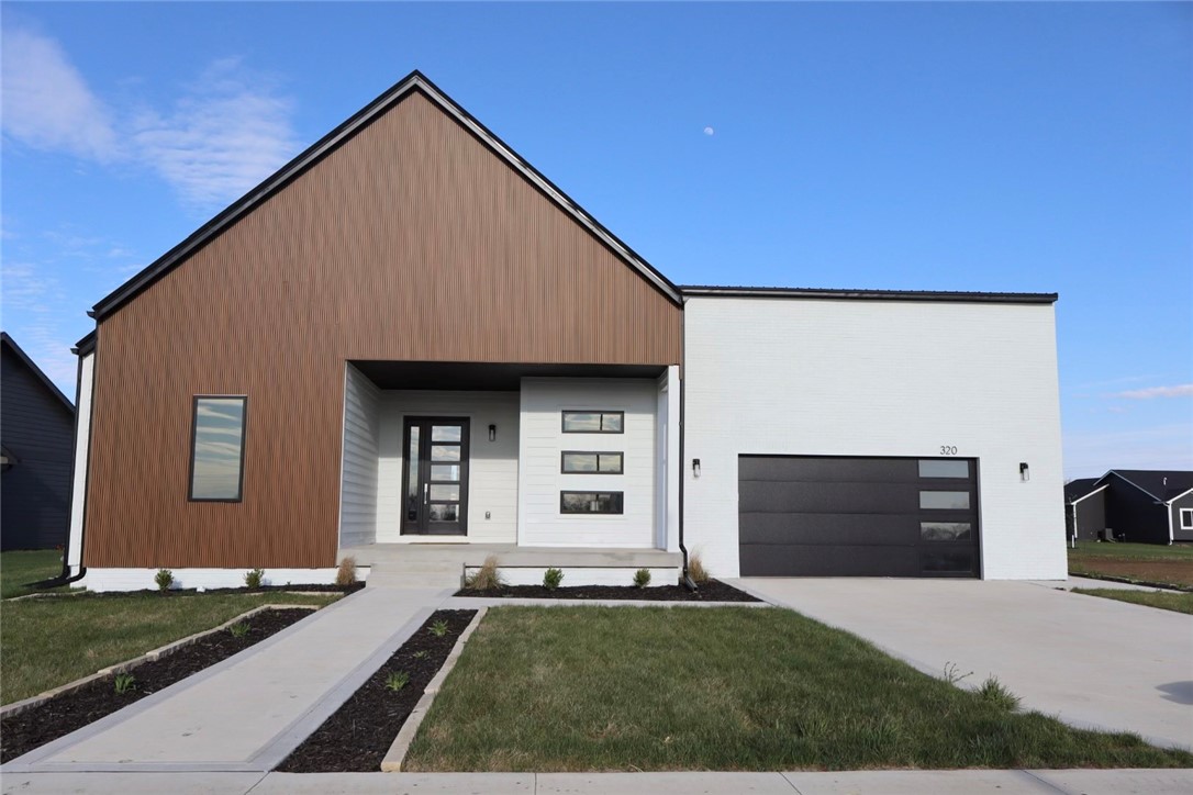36th St, Cumming, IA 50061