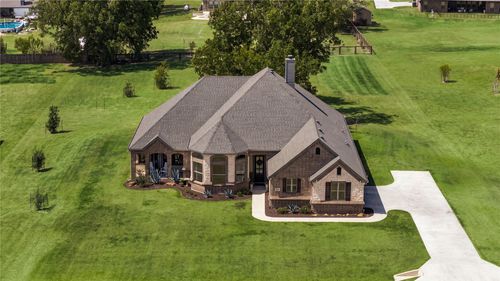111 Eagle Point N, Azle, TX, 76020 | Card Image