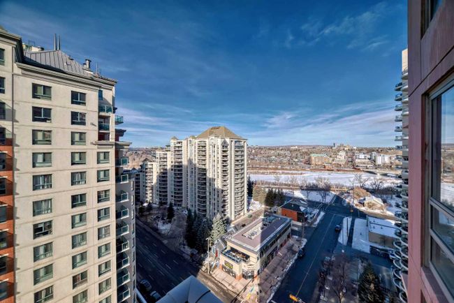 1502 - 650 10 Street Sw, Home with 2 bedrooms, 2 bathrooms and 1 parking in Calgary AB | Image 17