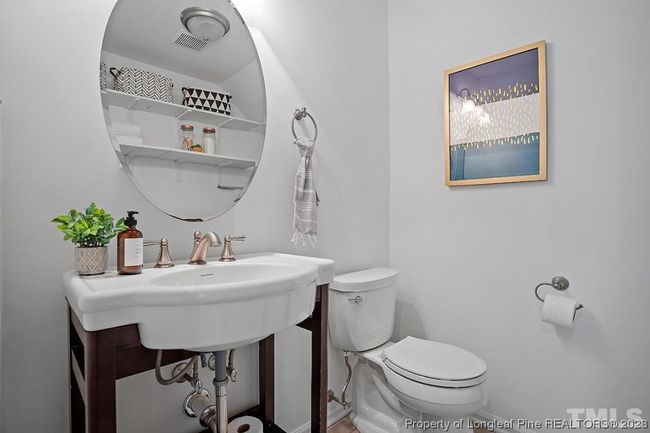 Half Bathroom | Image 27