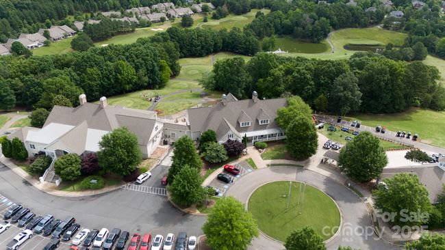 AmThe Glennon Center and Golf Course and the amazing Shore Club! There is always something going on at the Club House! | Image 38