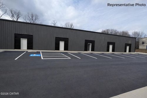 176 Commerce Center Cir, Jackson, TN, 38301-3221 | Card Image