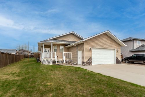 5208 19 St, Lloydminster, AB, T9V3K6 | Card Image