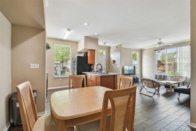 9740 - 9740 Lake Chase Island Way, Condo with 2 bedrooms, 2 bathrooms and null parking in TAMPA FL | Image 9