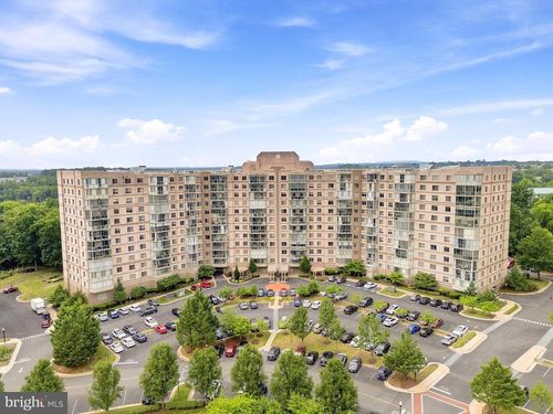 922-19375 Cypress Ridge Ter, LEESBURG, VA, 20176-5189 | Card Image