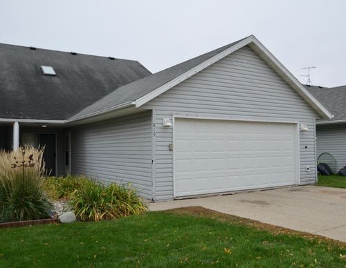 819 12 1/2 Ave W, West Fargo, ND, 58078-2434 | Card Image