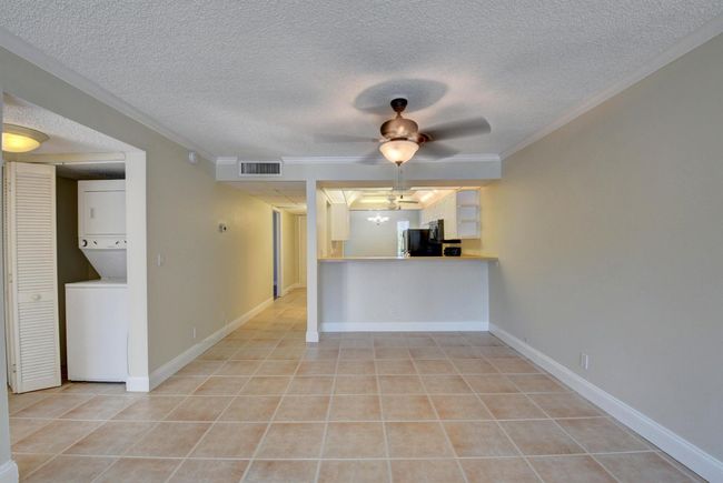 UNIT-202 - 16 Royal Palm Way, Condo with 2 bedrooms, 2 bathrooms and null parking in Boca Raton FL | Image 4