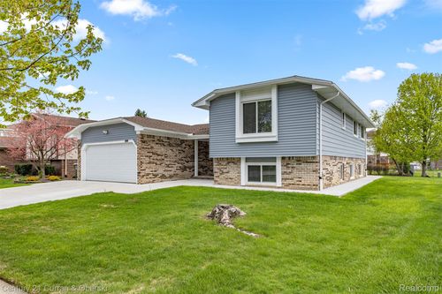 45561 Edgewood Ct, Canton, MI, 48187-1606 | Card Image