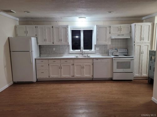 2-8068 Albany Post Rd, Red Hook, NY, 12571-2162 | Card Image