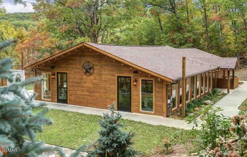 1163 Pine Mountain Rd, Sevierville, TN, 37862-7758 | Card Image