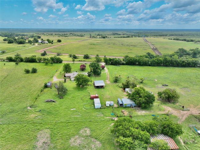 2247 Lcr 654, Home with 4 bedrooms, 2 bathrooms and null parking in Thornton TX | Image 4