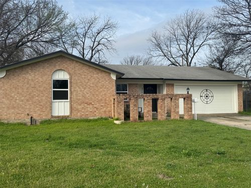 6412 Embassy Dr, Forest Hill, TX, 76119-7608 | Card Image