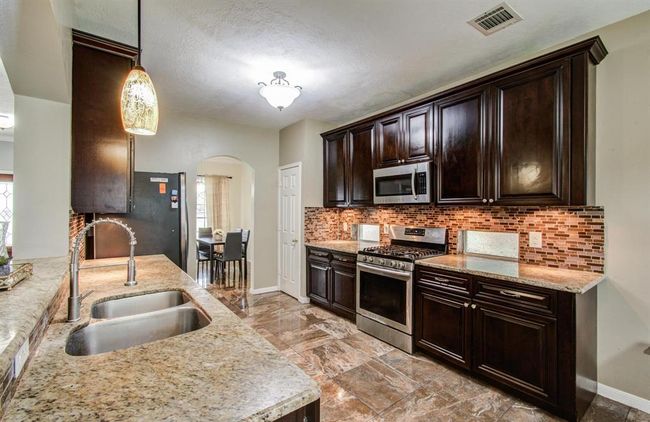 3203 Blaesser Dr, House other with 4 bedrooms, 3 bathrooms and 2 parking in Pearland TX | Image 18