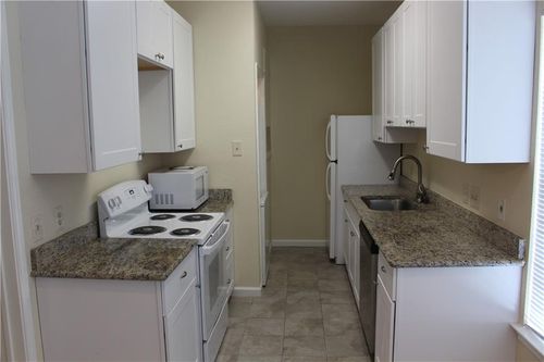 apt-203-706 W 24th St, Austin, TX, 78705-4726 | Card Image