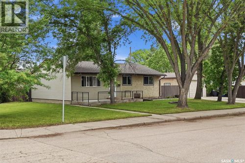 502 Av X N, Saskatoon, SK, S7L3K2 | Card Image