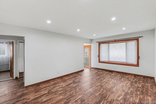 12260 De Grove Dr, Sterling Heights, MI, 48312-3125 | Card Image