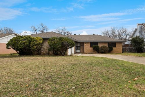 328 Heirloom Dr, Fort Worth, TX, 76134-3951 | Card Image