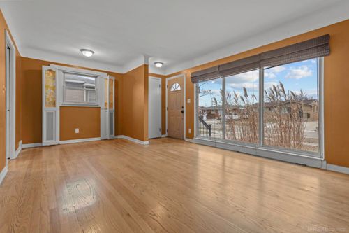 21431 Lakebreeze St, Saint Clair Shores, MI, 48082-1212 | Card Image