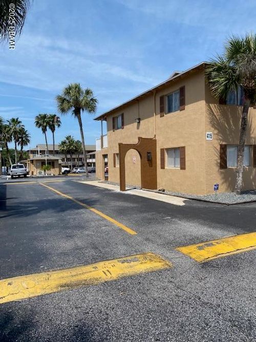 100-415 N Halifax Ave, DAYTONA BEACH, FL, 32118-4074 | Card Image