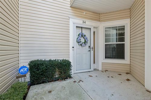 34 Greentree Ct, Shirley, NY, 11967-3653 | Card Image