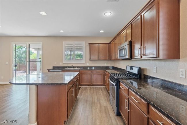 1121 Copper Grass St, House other with 4 bedrooms, 3 bathrooms and null parking in Henderson NV | Image 5