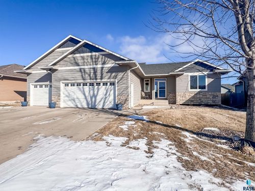 3604 S Home Plate Ave, Sioux Falls, SD, 57110-8538 | Card Image