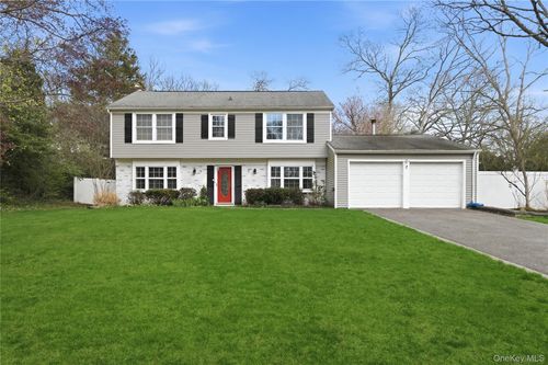 3 Shawmont Ln, Stony Brook, NY, 11790-3116 | Card Image