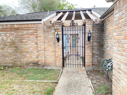 1103 Forest Home Dr, Houston, TX, 77077-1015 | Card Image