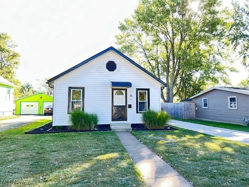 375 Abbe Rd N, Elyria, OH, 44035-3714 | Card Image