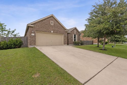 1004 Grand Teton Trl, Taylor, TX, 76574-4014 | Card Image